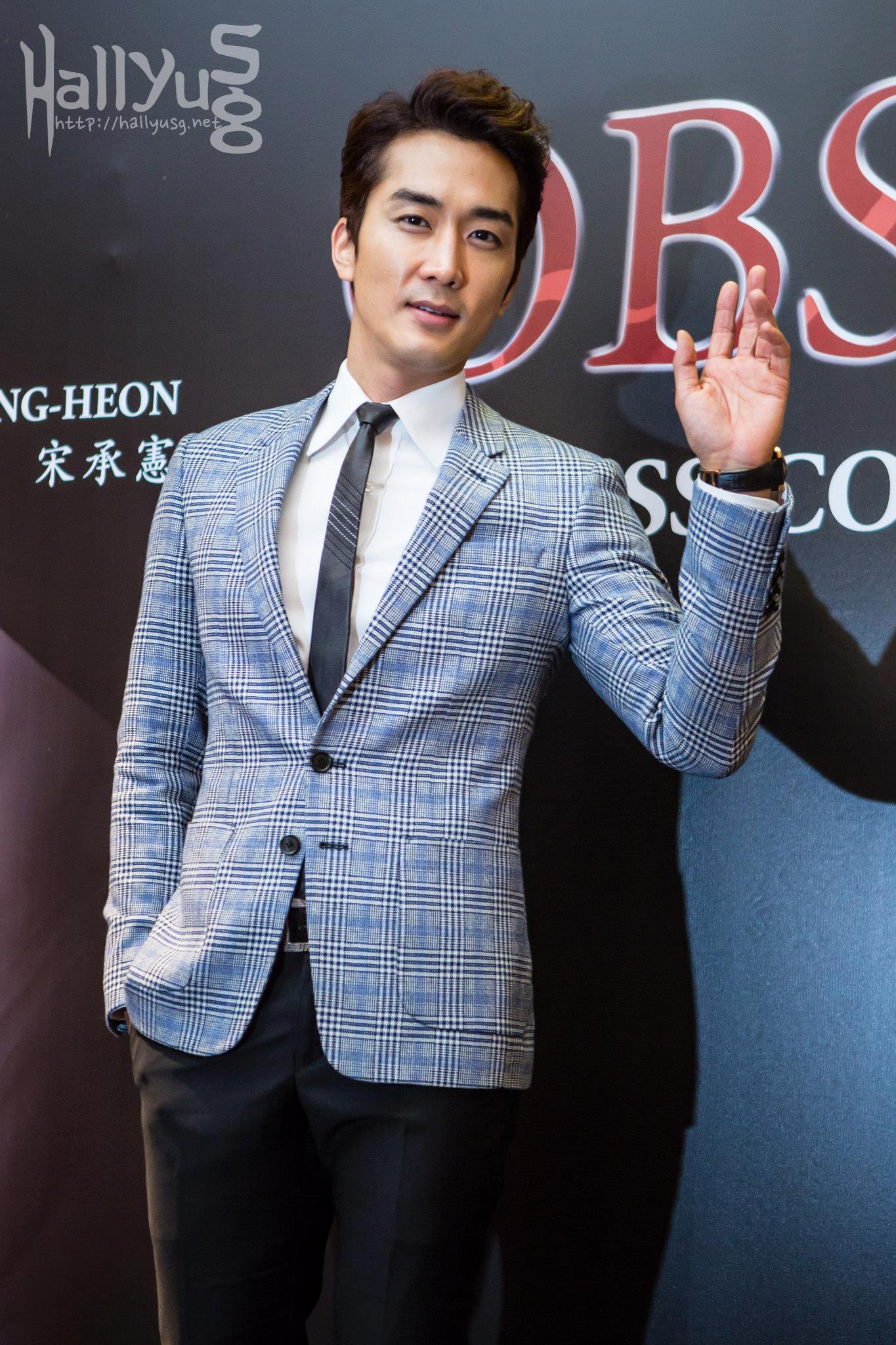 COVER Song Seung Heon hesitates on marriage and shares thoughts on his firs...